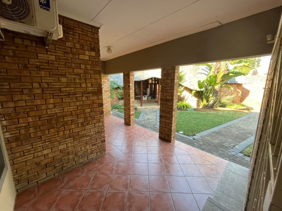 To Let 6 Bedroom Property for Rent in Bodorp North West